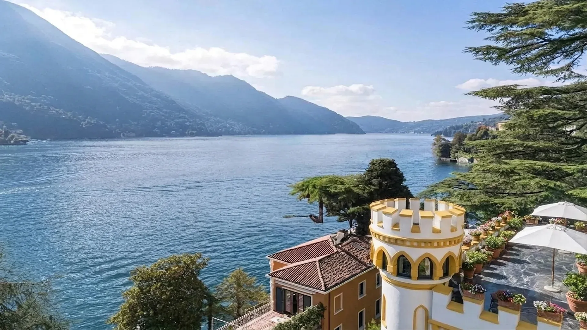 Boutique hotel on the waterfront of Como lake